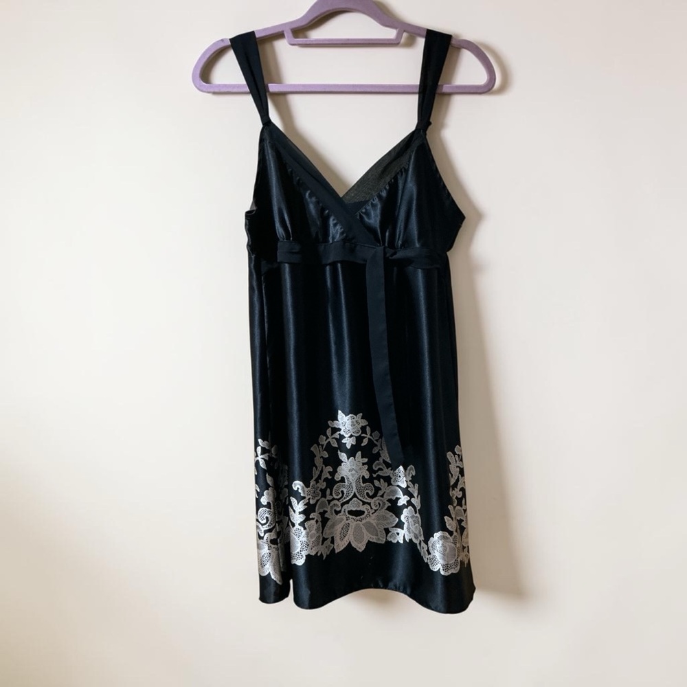 NWT Morgan Taylor Intimates Black Satin Chemise Floral Print Medium